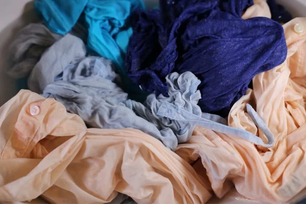 ¿Puedo doblar la ropa húmeda? (Explica un organizador) ¿Puedo doblar la ropa húmeda? (Explica un organizador)