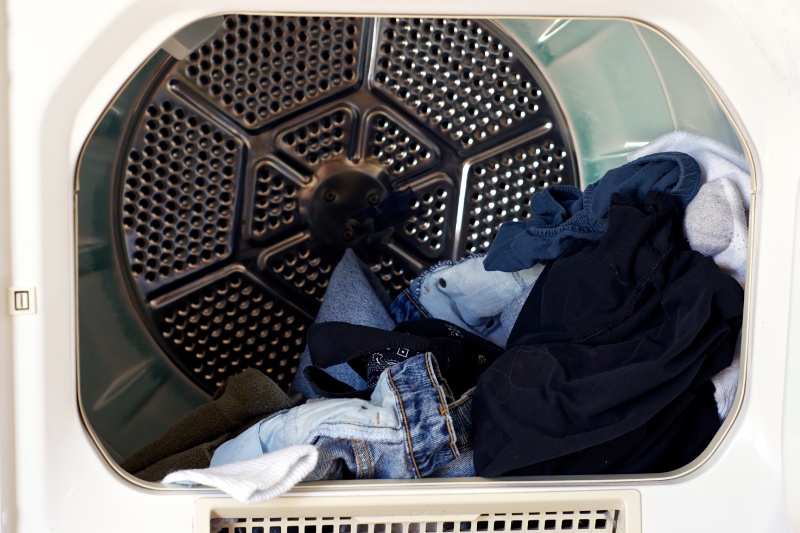 ¿Se puede lavar ropa blanca y negra juntas? ¿Se puede lavar ropa blanca y negra juntas?