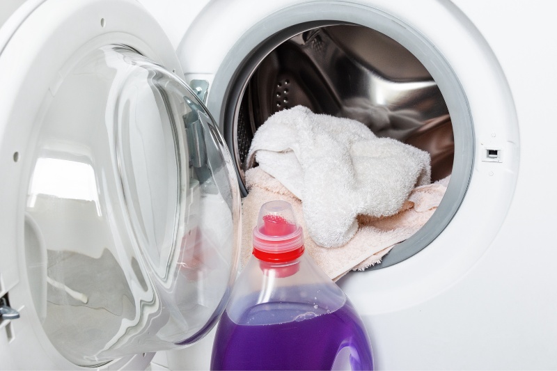 Por qué la ropa huele mal después del secado Por qué la ropa huele mal después del secado