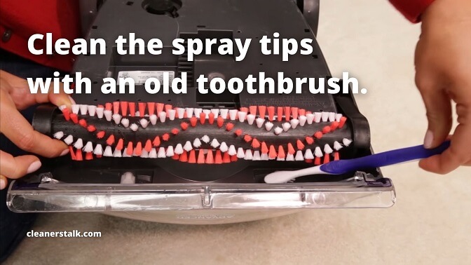 Cómo reparar el limpiador de alfombras Bissell que no rocía agua