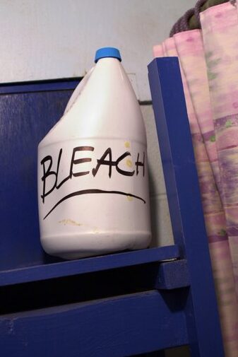 Cómo eliminar el olor a disolvente de pintura de mi lavadora...