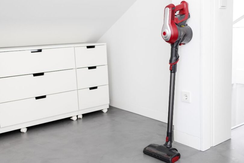 Cómo ocultar su robot aspirador (mantenga su casa ordenada) ¿Dónde guardar su aspiradora?