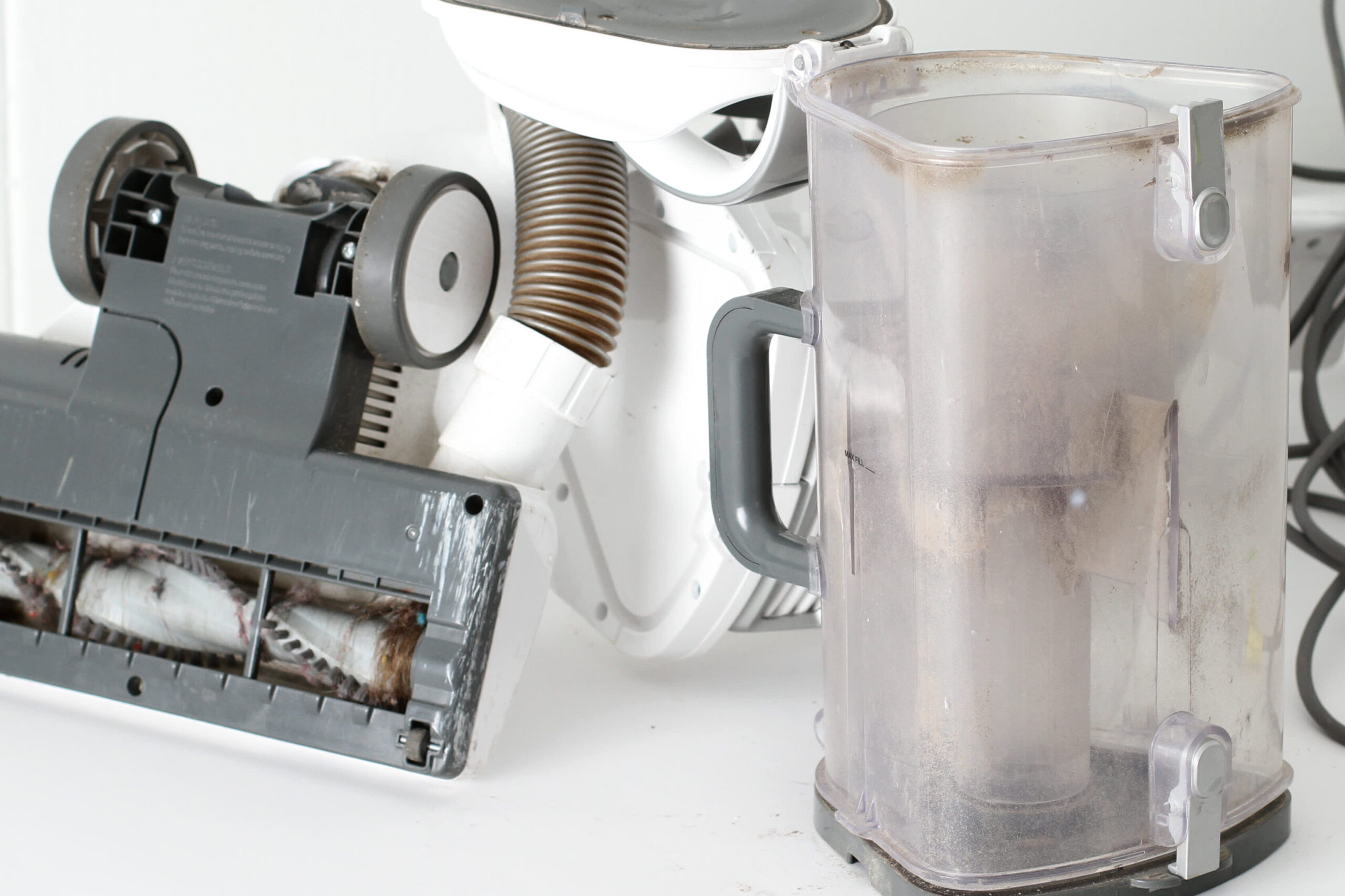 ¿Huele mal la aspiradora Dyson? Aquí está la solución simple Cómo limpiar una aspiradora en el lavavajillas |