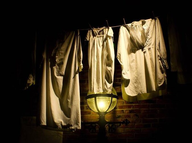 Supersticiones sobre colgar la ropa por la noche Festival de los fantasmas hambrientos: 8 cosas que nunca deberías hacer en Hong Kong